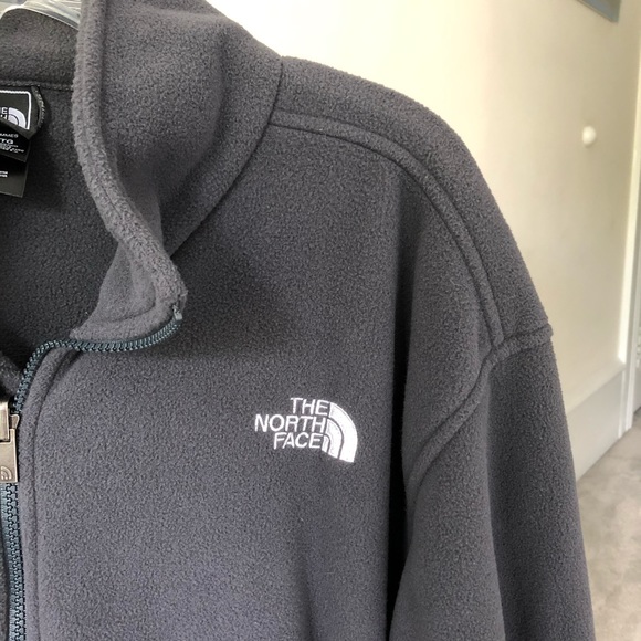 SOLDThe North Face Men’s Full Fleece Zip Up Jacket - Picture 3 of 10